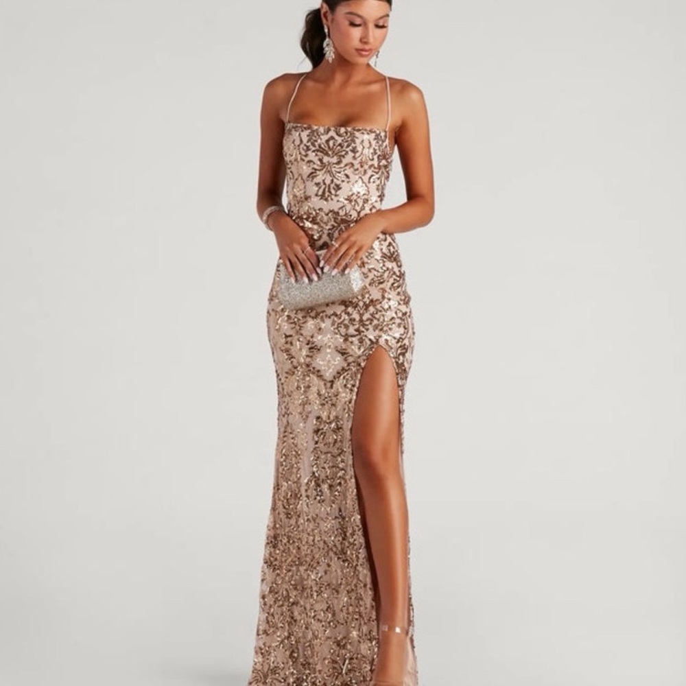 Windsor Kinsley Formal Sequin Mermaid Dress!